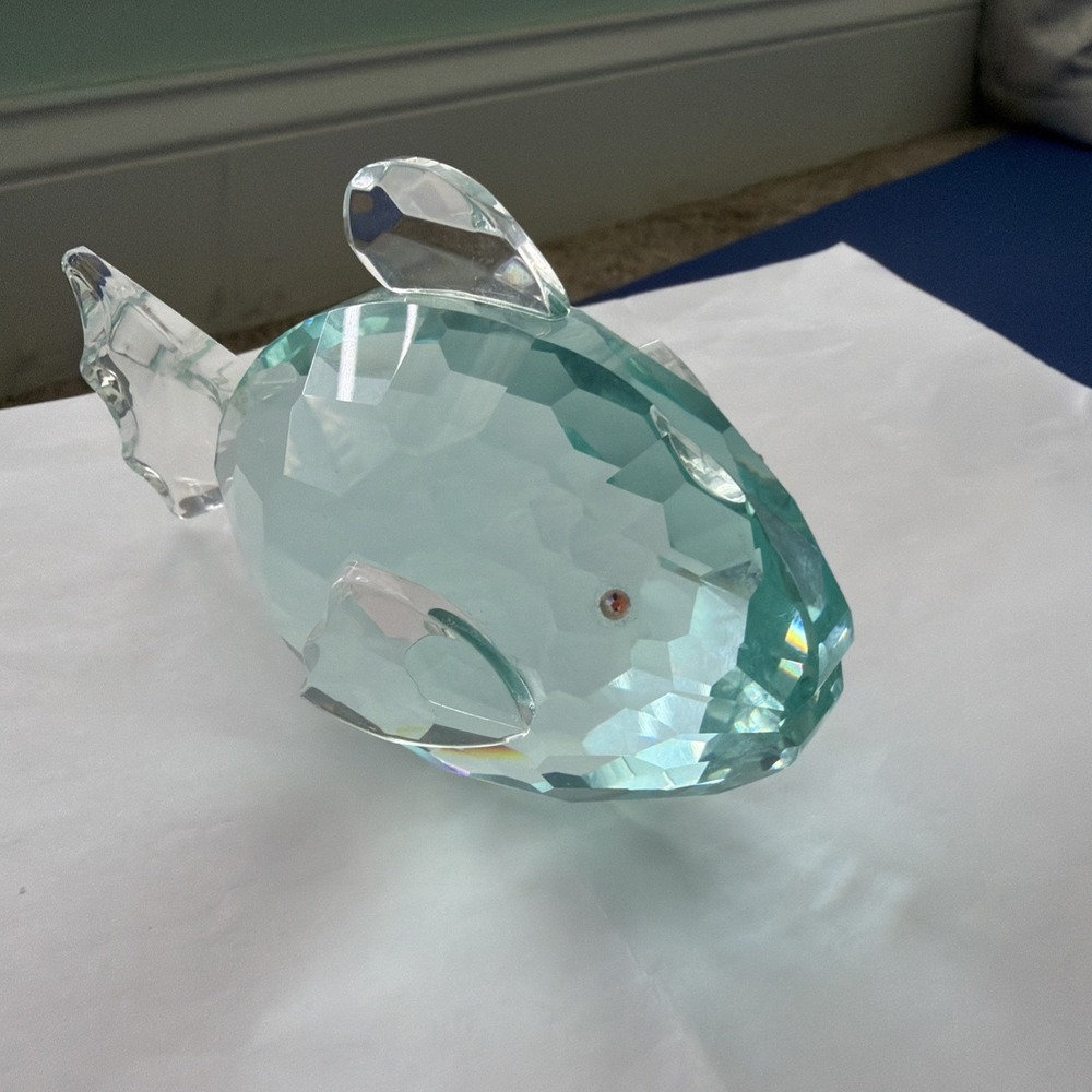 Simon and Designs ( SD) sign blue faceted glass crystal fish sunfish pufferfish